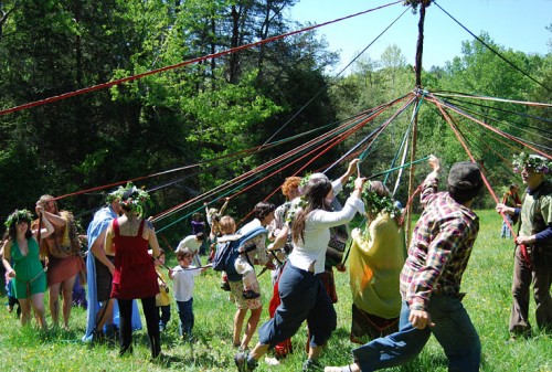0130 maypole